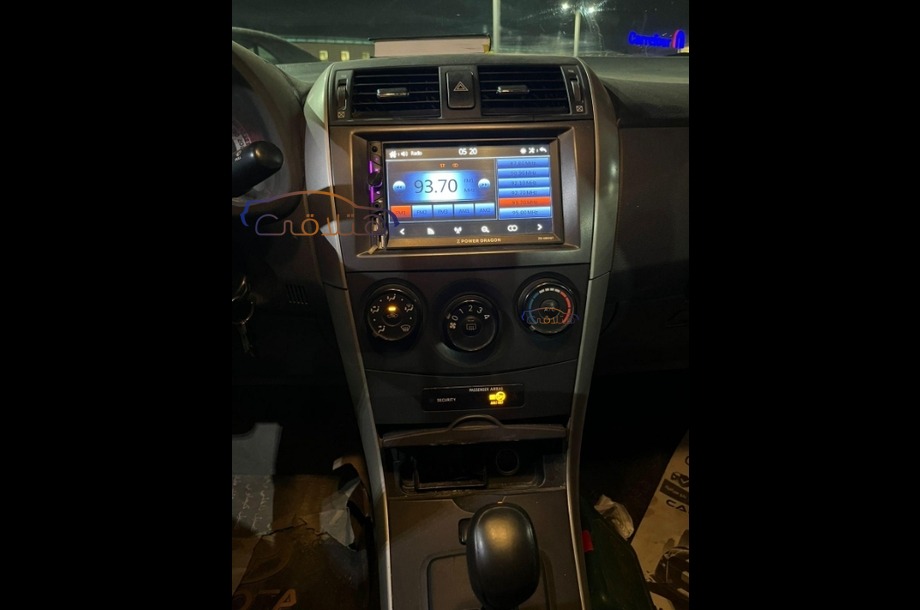 Corolla Toyota فضي