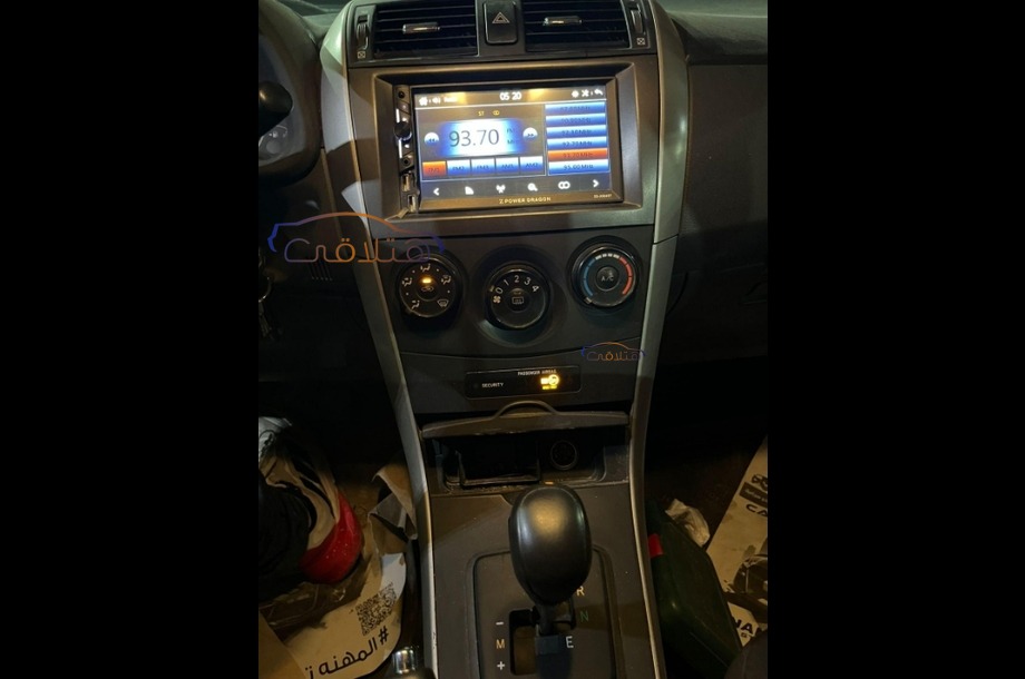 Corolla Toyota فضي