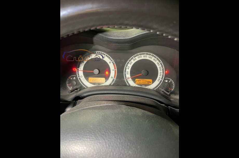 Corolla Toyota فضي