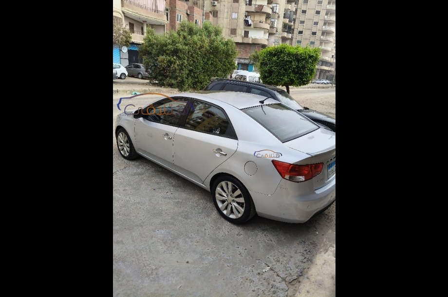Cerato Kia فضي