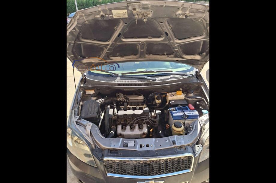 Aveo Chevrolet فضي