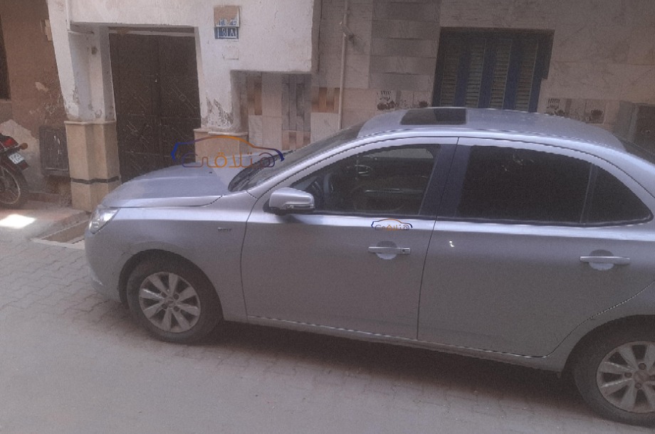 Optra Chevrolet فضي