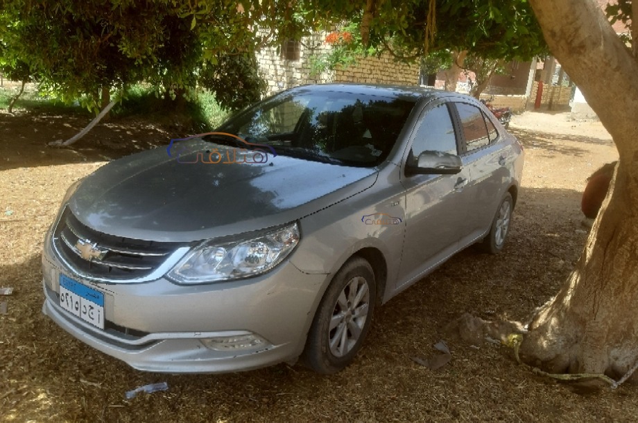 Optra Chevrolet فضي