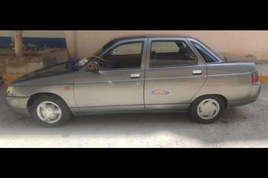 2110 Lada فضي