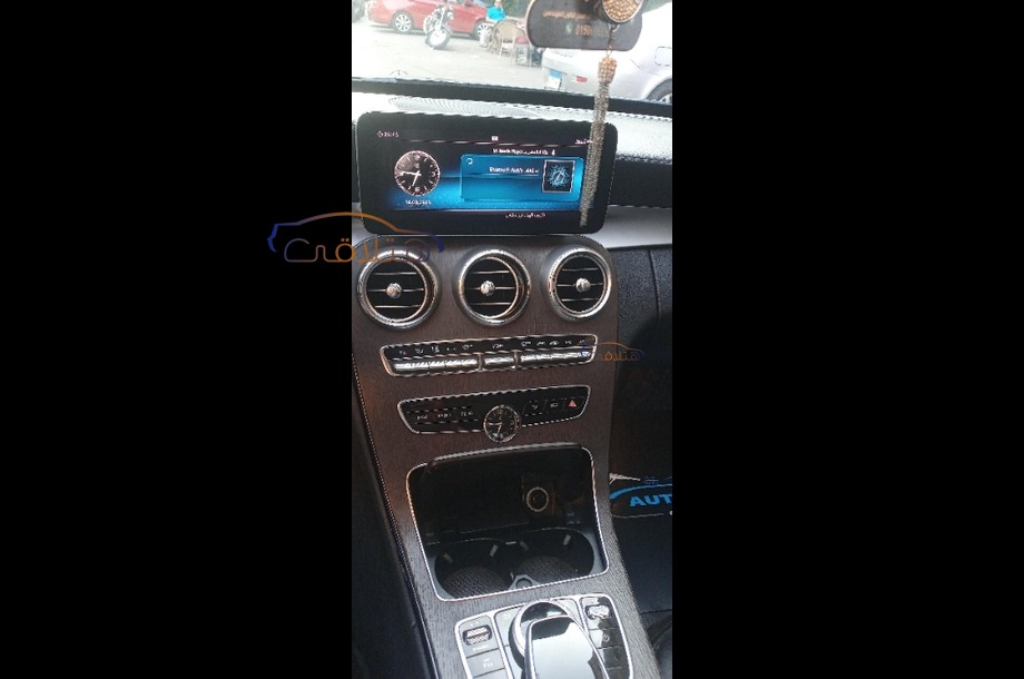 C 200 Mercedes أسود