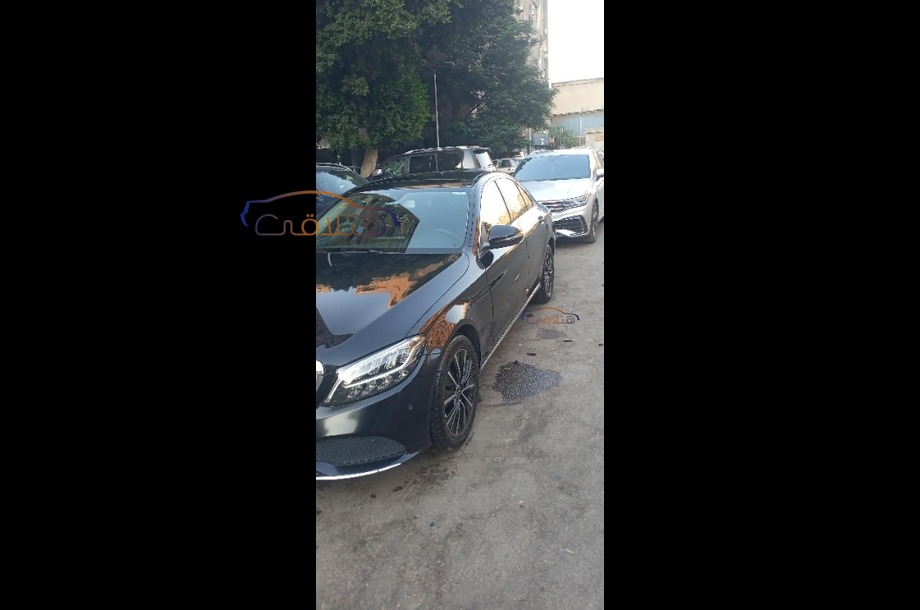 C 200 Mercedes أسود