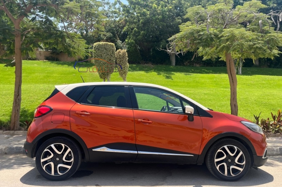 Captur Renault برتقالى