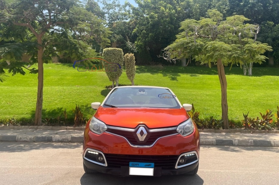 Captur Renault برتقالى