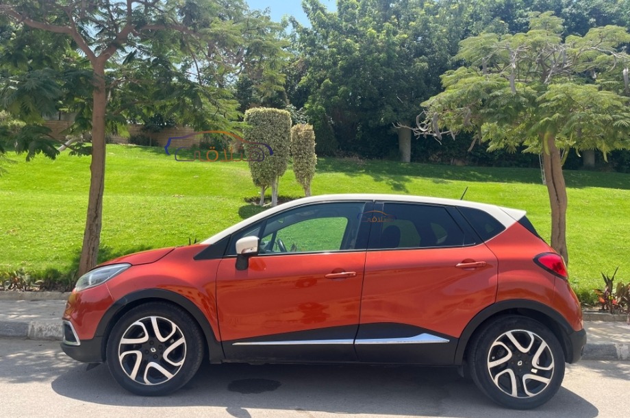 Captur Renault برتقالى