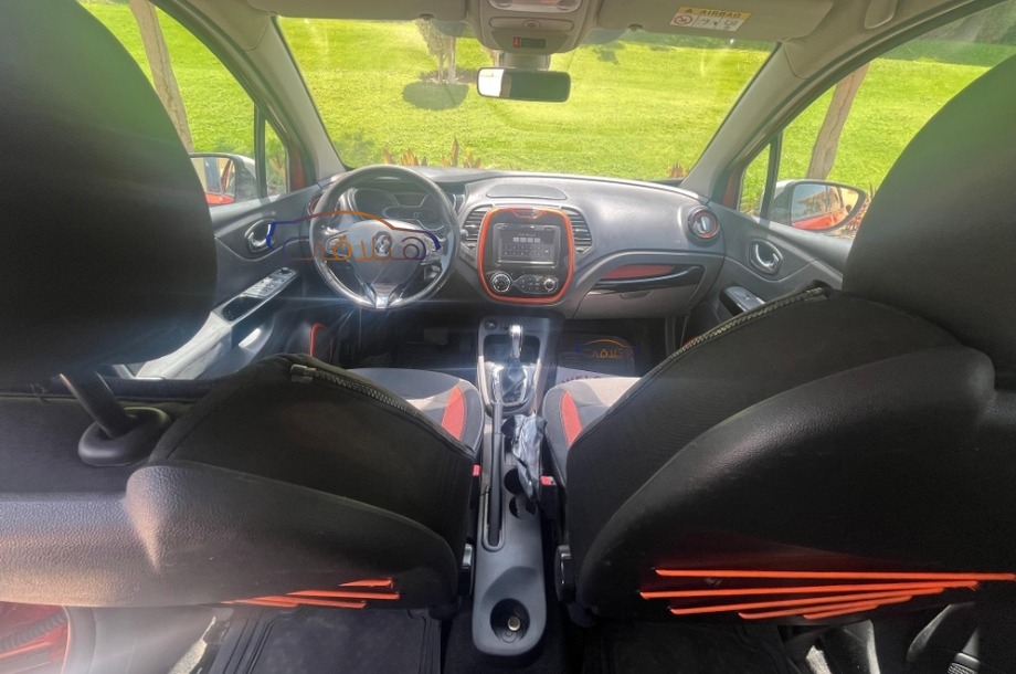 Captur Renault برتقالى