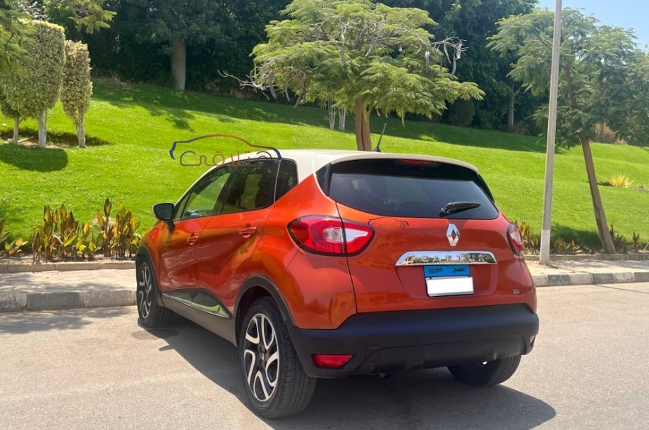Captur Renault برتقالى