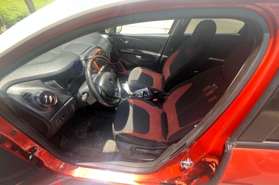 Captur Renault برتقالى