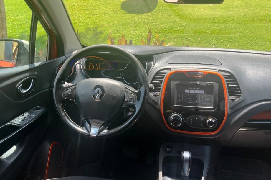 Captur Renault برتقالى