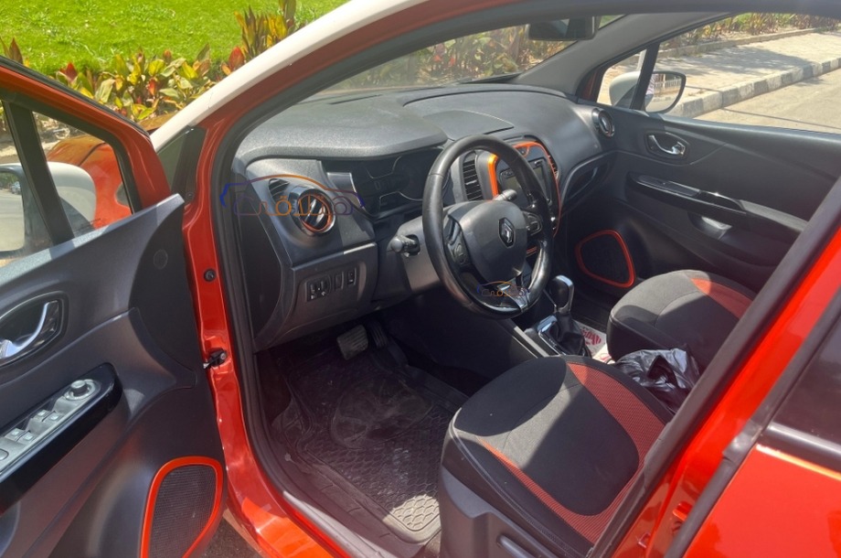 Captur Renault برتقالى