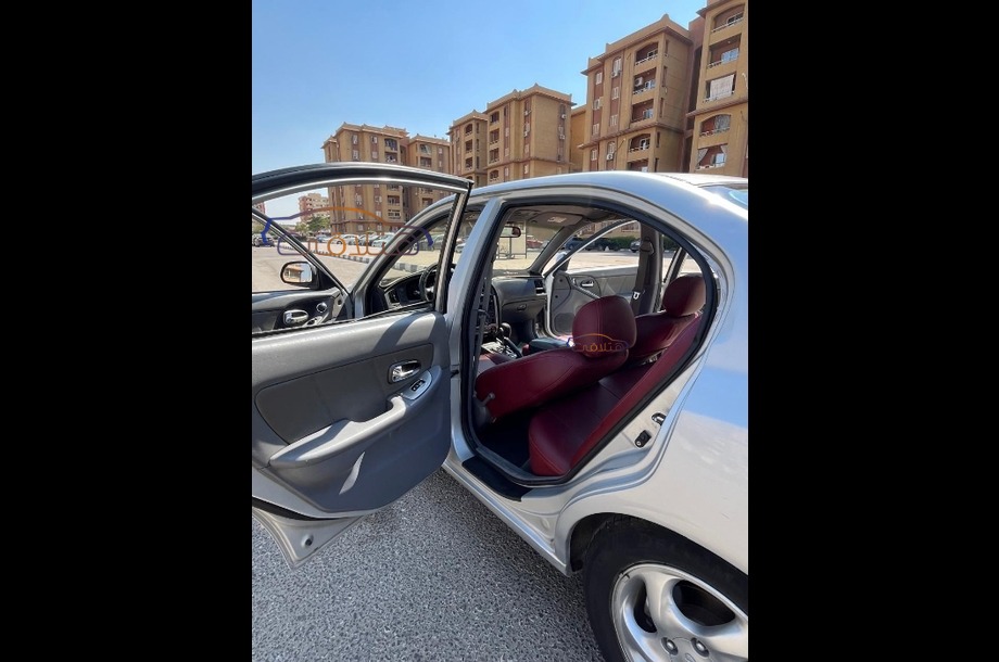 Avante Hyundai فضي