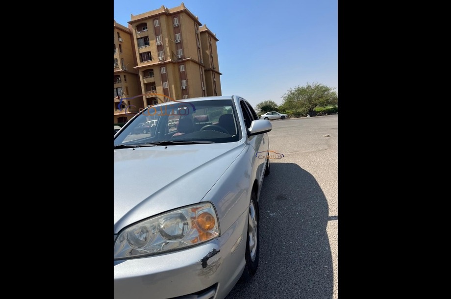 Avante Hyundai فضي