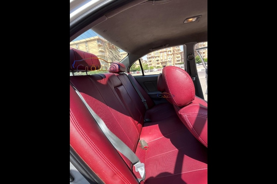 Avante Hyundai فضي