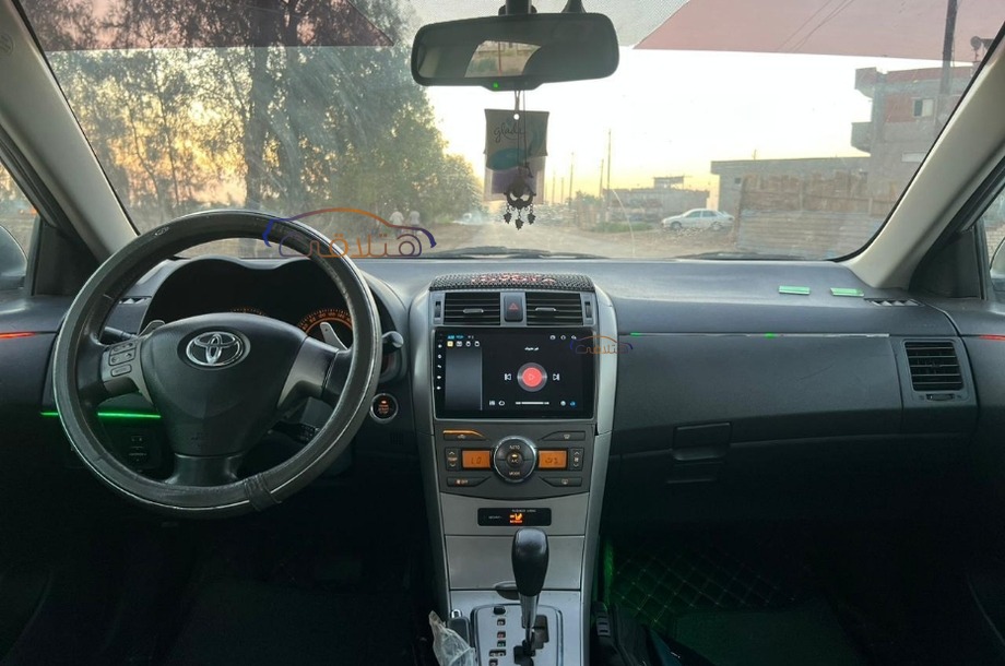 Corolla Toyota فضي