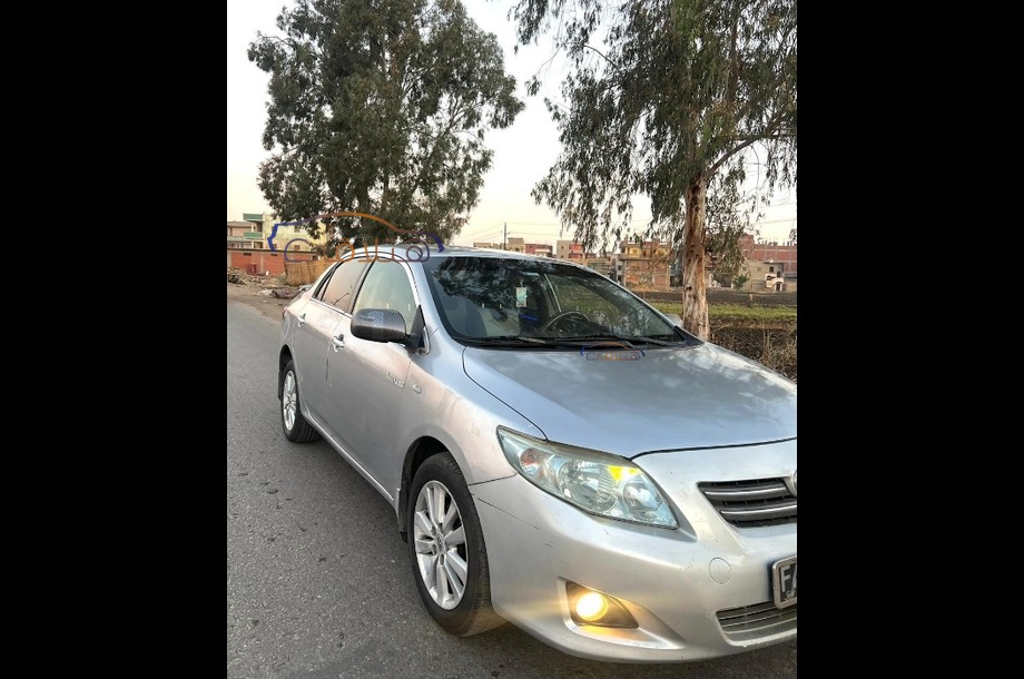 Corolla Toyota فضي
