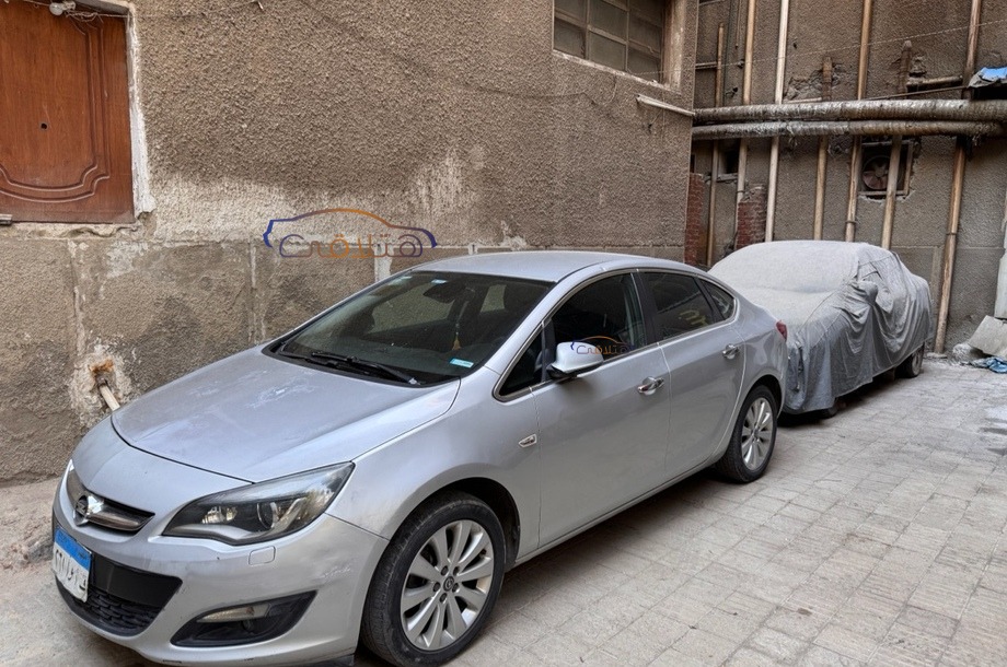 Astra Opel فضي