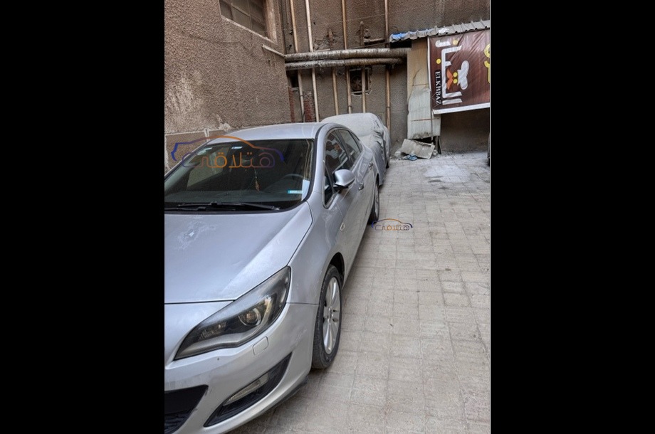 Astra Opel فضي
