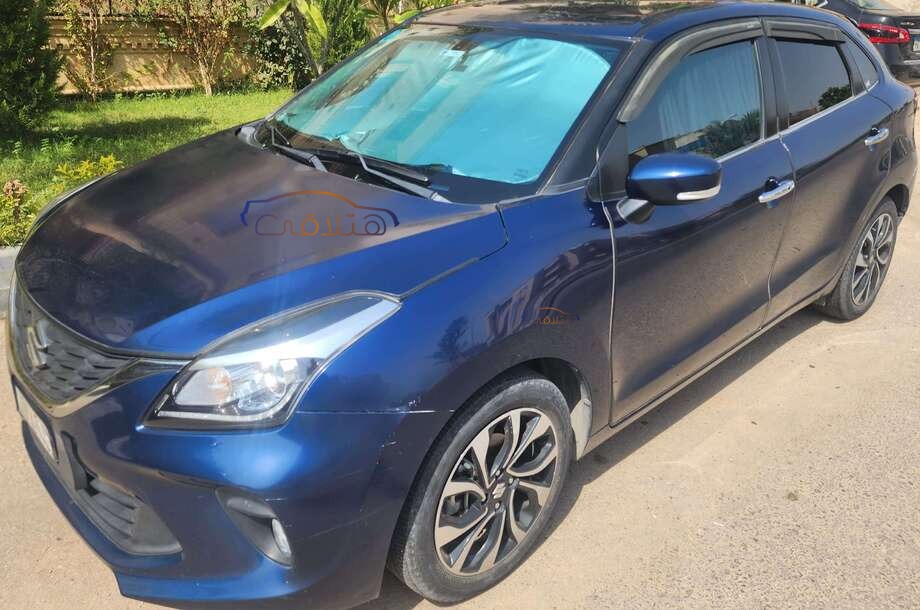 Baleno Suzuki الأزرق الداكن