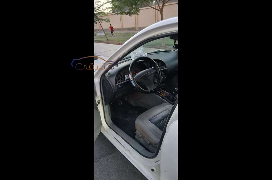 Nubira 2 Daewoo أبيض