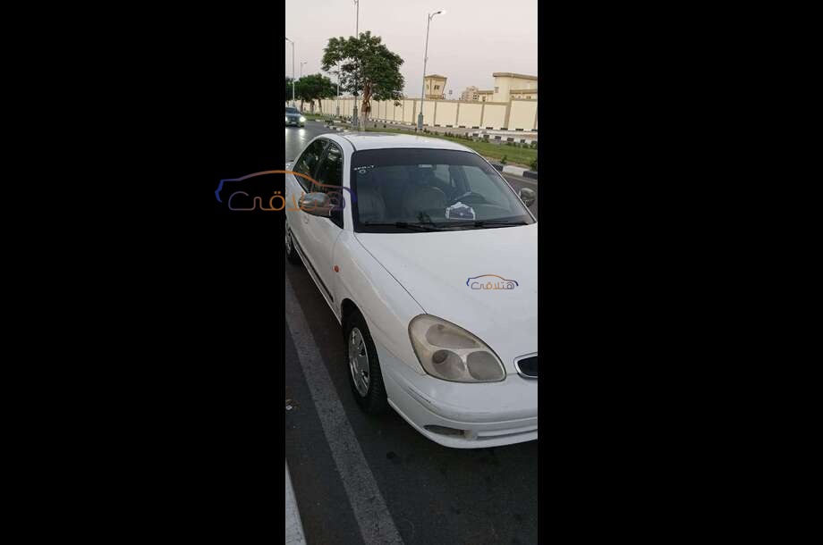 Nubira 2 Daewoo أبيض