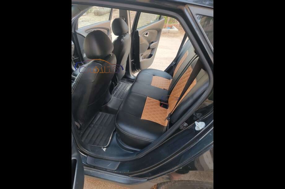 IX 35 Hyundai أسود