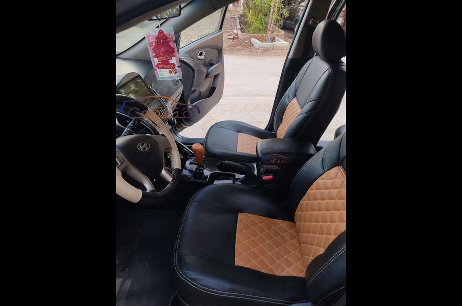 IX 35 Hyundai أسود