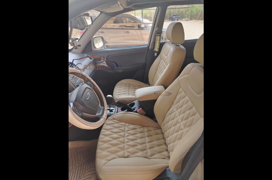 Tiggo 3 Chery ذهبي