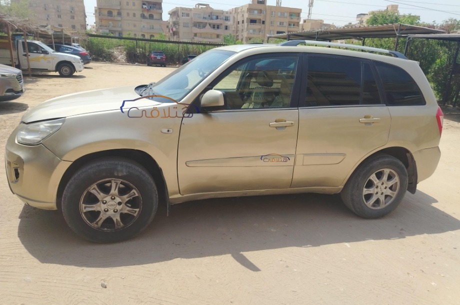 Tiggo 3 Chery ذهبي