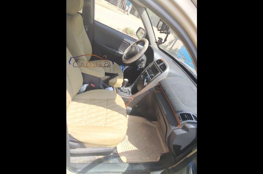 Tiggo 3 Chery ذهبي