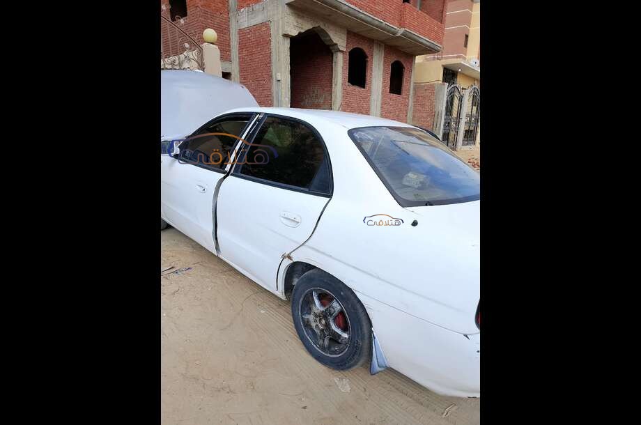 Nubira 1 Daewoo أبيض