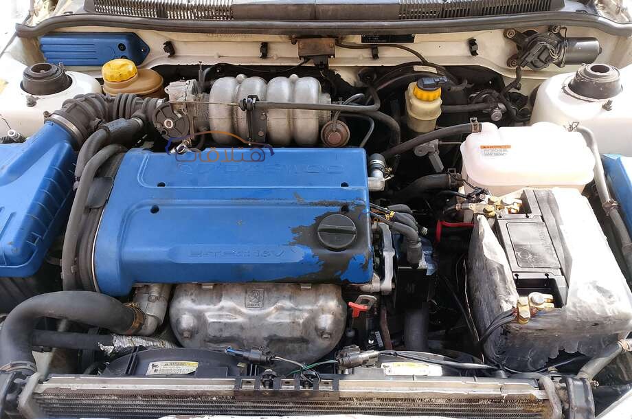 Nubira 1 Daewoo أبيض