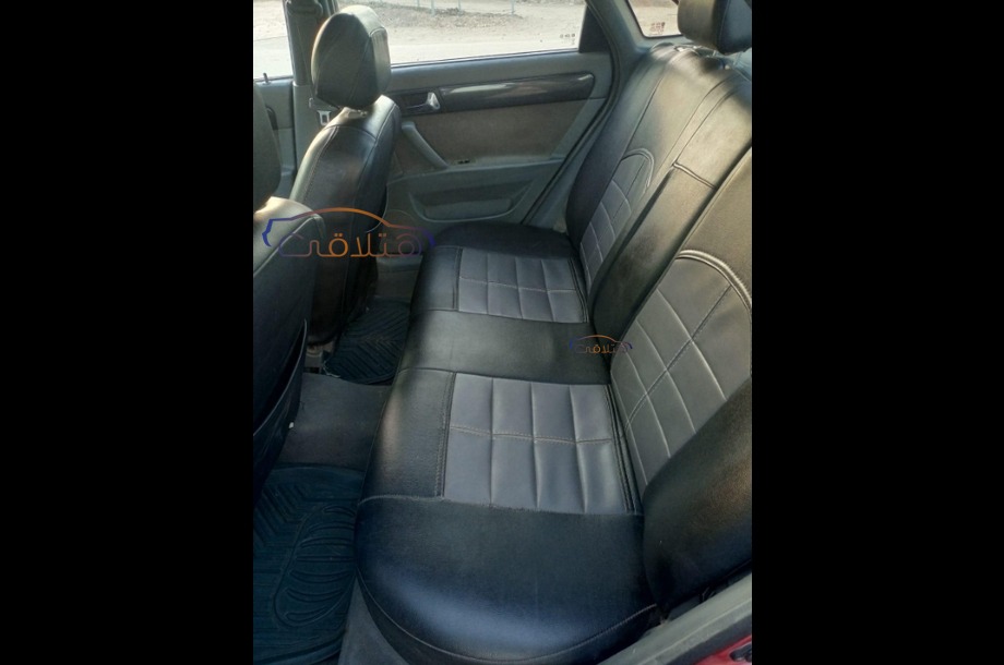 Optra Chevrolet احمر