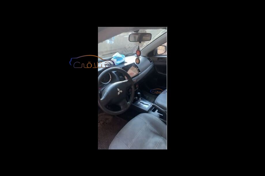 Lancer EX Shark Mitsubishi فضي