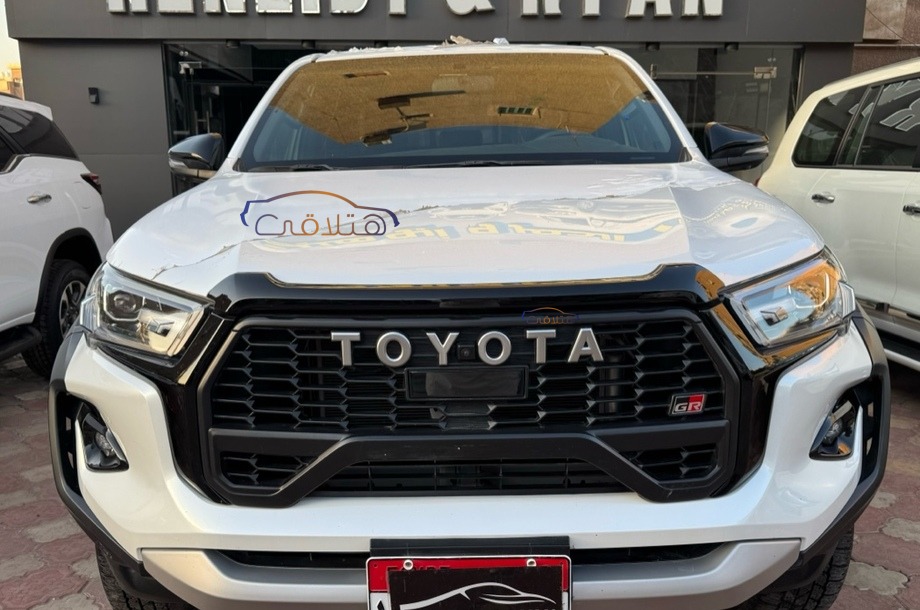 Hilux Toyota White