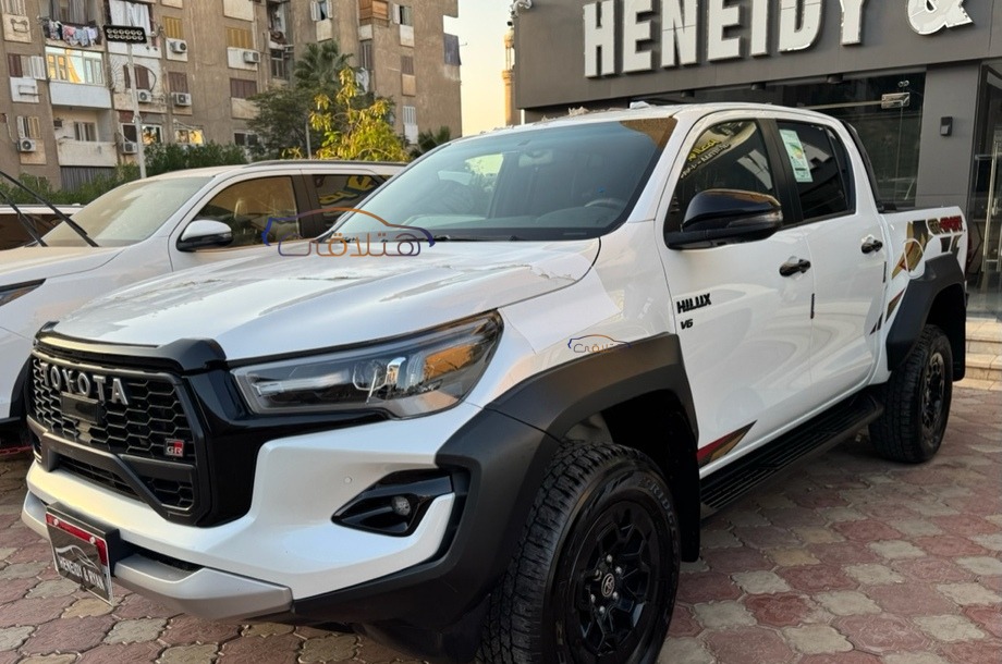Hilux Toyota White