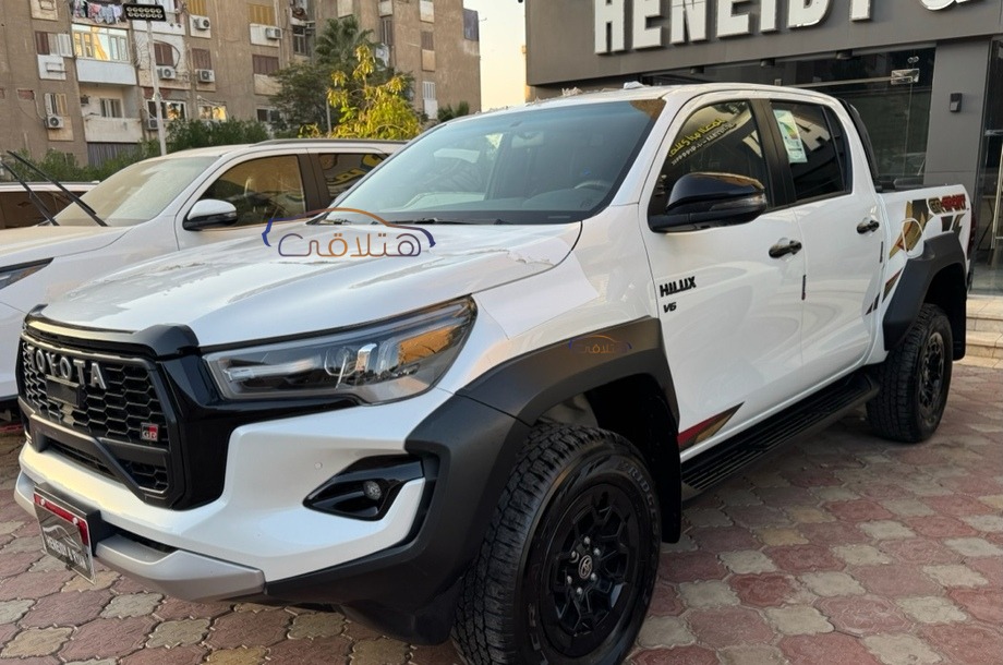 Hilux Toyota White