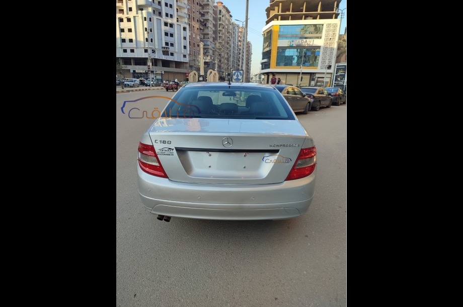 C 180 Mercedes فضي