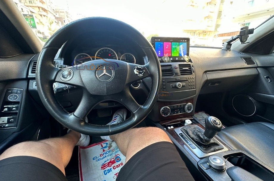 C 180 Mercedes فضي
