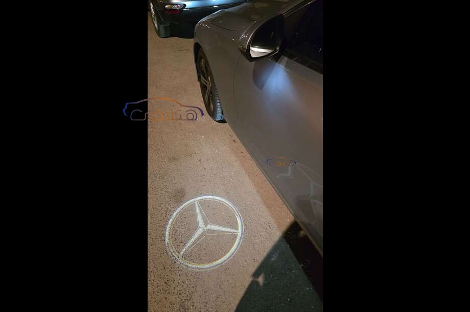 C 180 Mercedes فضي