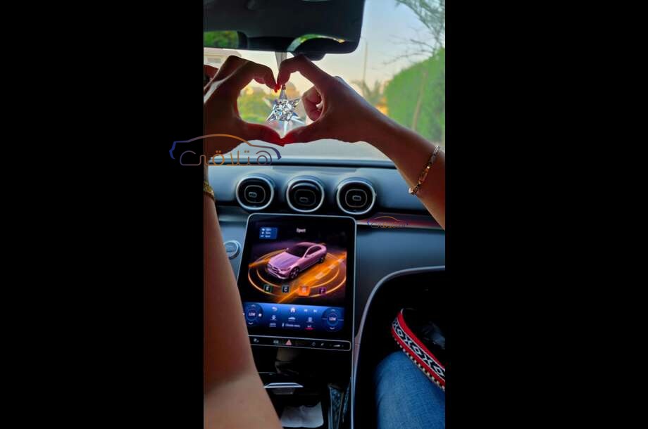 C 180 Mercedes فضي