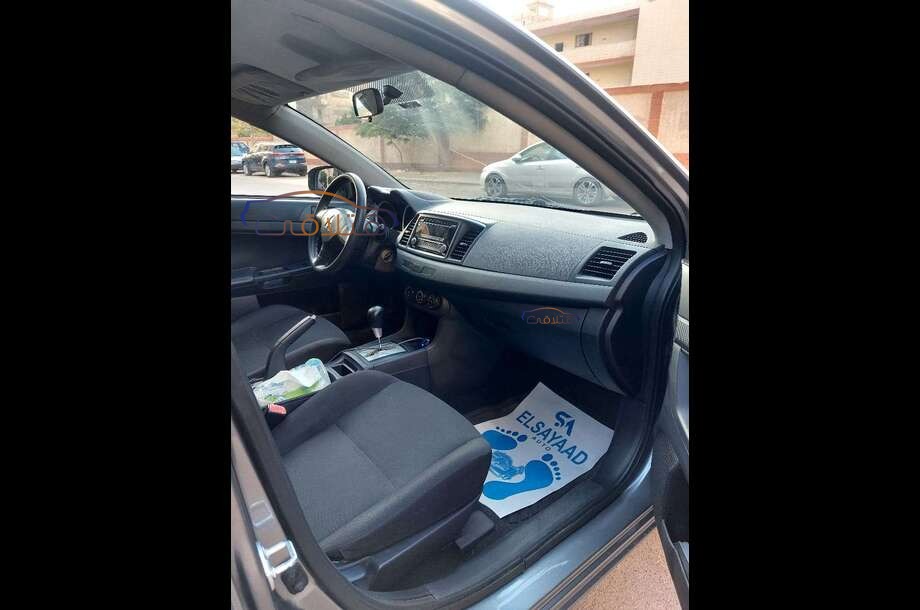 Lancer EX Shark Mitsubishi فضي