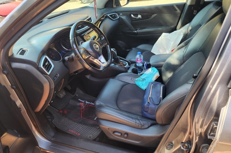 Qashqai Nissan رمادي