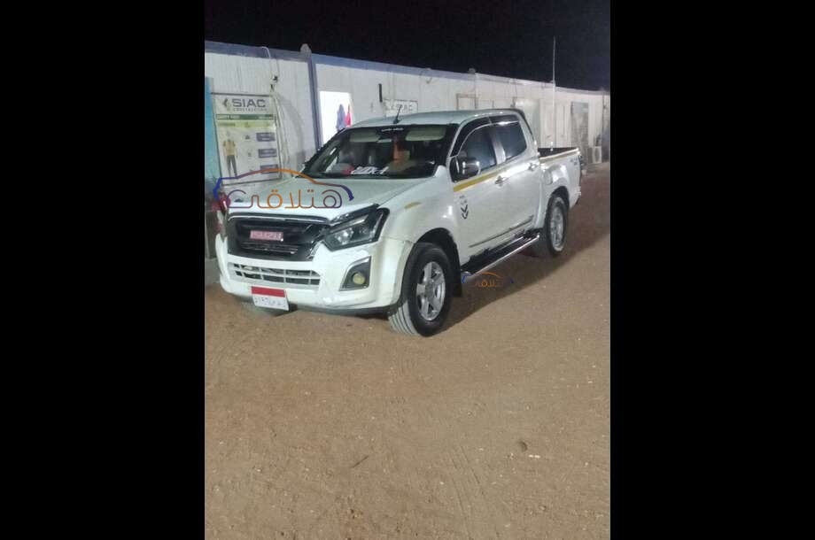 D max Isuzu أبيض