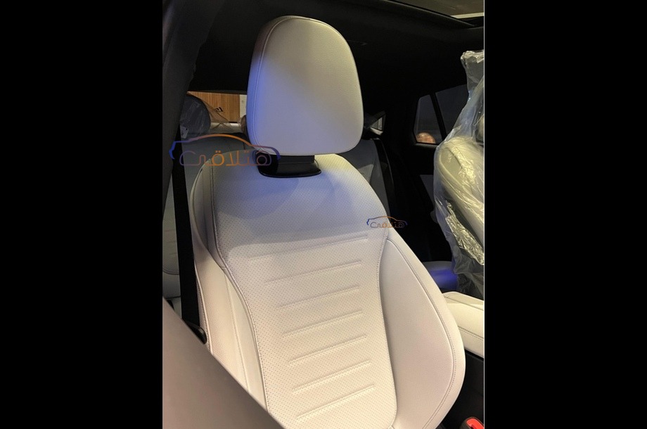 GLC 300 Mercedes أزرق