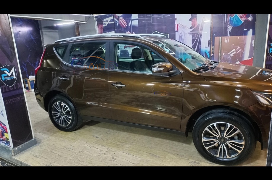 Emgrand X7 Geely Brown