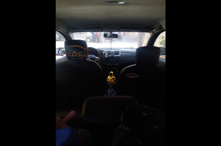 Sandero Renault Eggplant